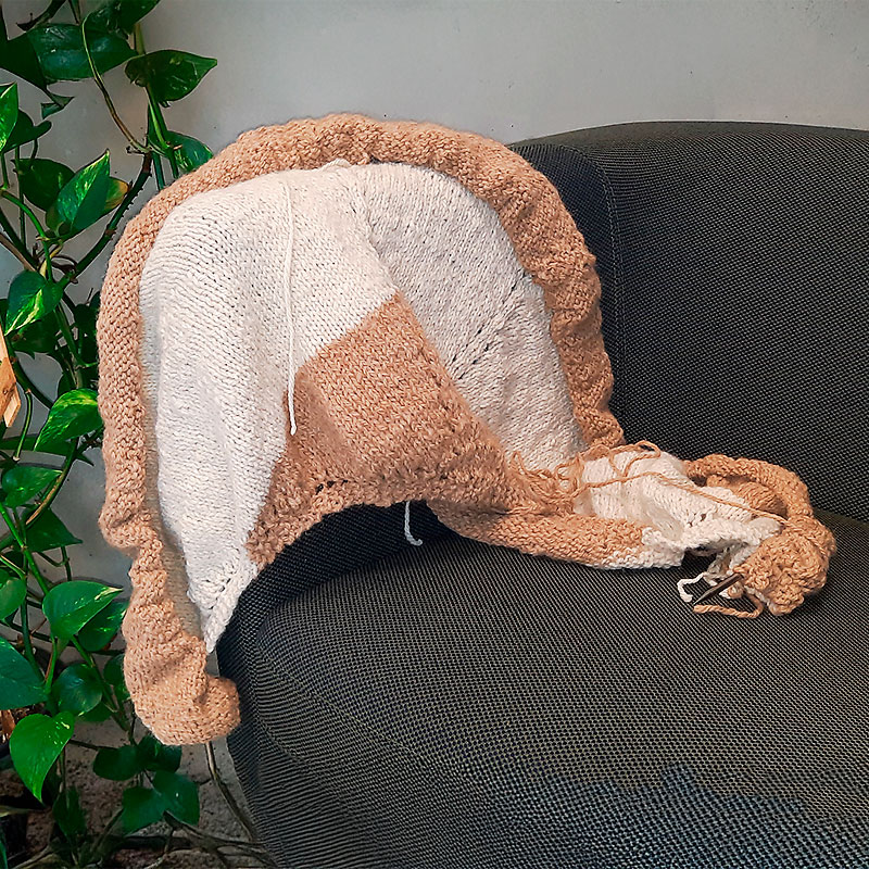 La Sousirs qui tricote - Châle lama