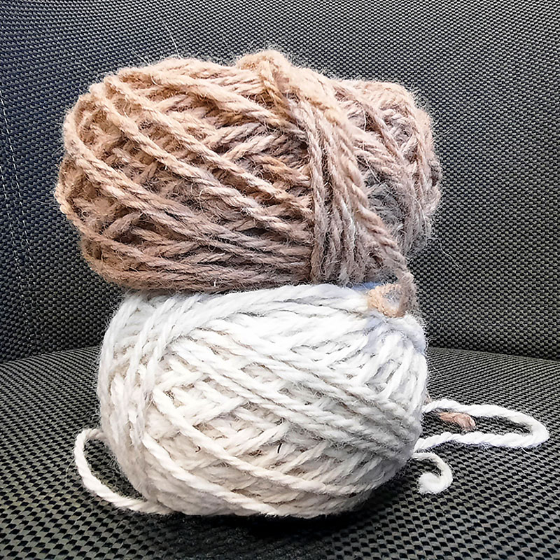 La Sousirs qui tricote - Pelote-lama